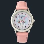 Montre Filles mignonne félin caricature et nom Enfants<br><div class="desc">Cette montre pour enfant mignonne et girly présente un beau chat peint à la main et portant une couronne de fleurs. Cette aquarelle fleurie dispose également d'un endroit où vous pouvez ajouter le nom de votre fille. Parfait pour la première montre d'un enfant !</div>