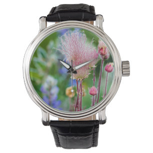 Montre Fleurs sauvages Prairie Smoke dans la forêt d'Aspe