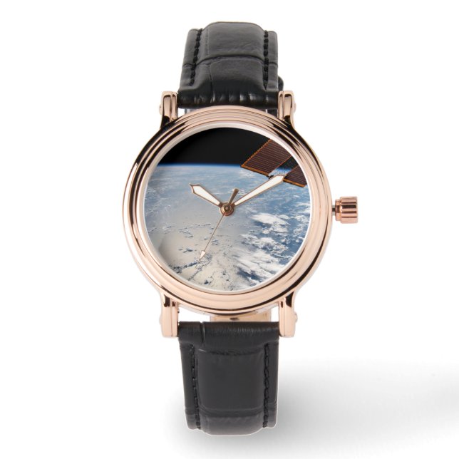 Montre Formations Nuageuses Autour Du Soleil Au Large Du  (Recto)