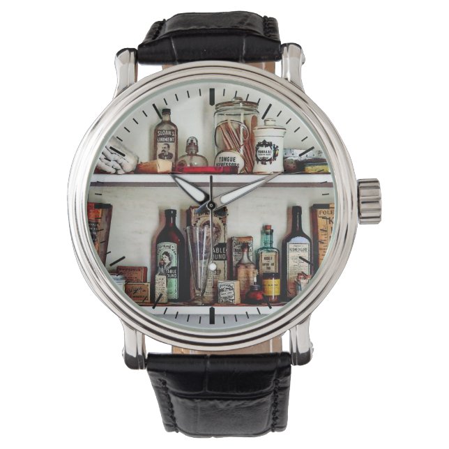 Montre Fournitures dans le cabinet du médecin (devant)