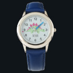 Montre Garçons Cute Stegosaurus Dinosaur & Nom Enfants<br><div class="desc">Cette jolie montre bleu moderne présente un dessin animé de stegosaurus dinosaure, et peut être personnalisée avec votre nom de garçon. Avec des chiffres clairs et faciles à lire, cette "première" montre est idéale pour les enfants ou les tout-petits qui commencent à apprendre l'heure. Le design à thème parfait pour...</div>
