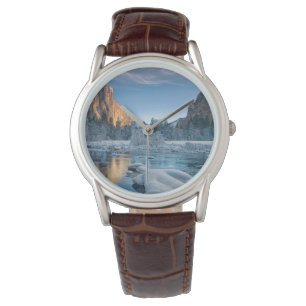 Montre Glace et neige Rime Ice dans la vallée de Yosemi