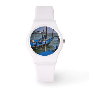 Montre Grand Canal avec des gondoles alignées