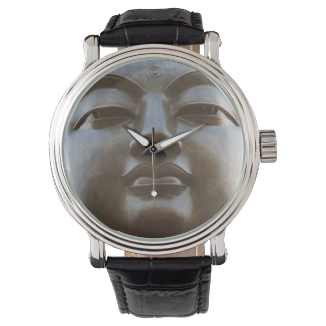 Montre Gros plan de statue de Bouddha (devant)