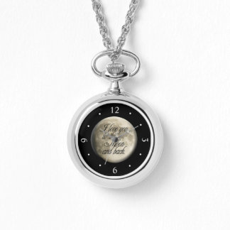 Montre Je t'aime à la lune et le dos lunaire réaliste