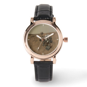 Montre La Curiosité A Rover Sur La Surface De Mars.