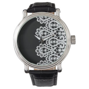 Montre La dentelle blanche forme une frontière sensible