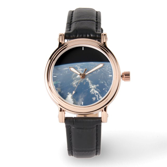 Montre La Poussière Saharienne Frappant Vers L'Ouest Dans (Recto)