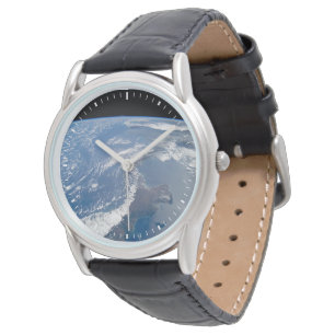 Montre Le canal de Panama.