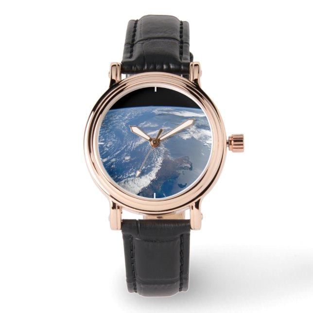 Montre Le canal de Panama. (Recto)