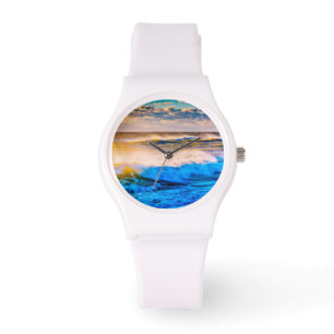 Montre Le rivage pittoresque au lever du soleil