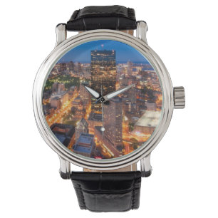 Montre L'horizon de Boston au crépuscule