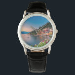 Montre Littoral | Varenna, Lombardie, Italie<br><div class="desc">Cette photo extraordinaire de Getty Images présente un coucher de soleil sur le village traditionnel de Varenna sur la rive du lac de Côme,  province de Lecco,  Lombardie,  Italie.</div>