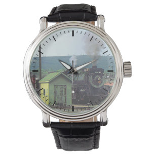Montre Locomotive à Vapeur Entrant en Gare de Triage