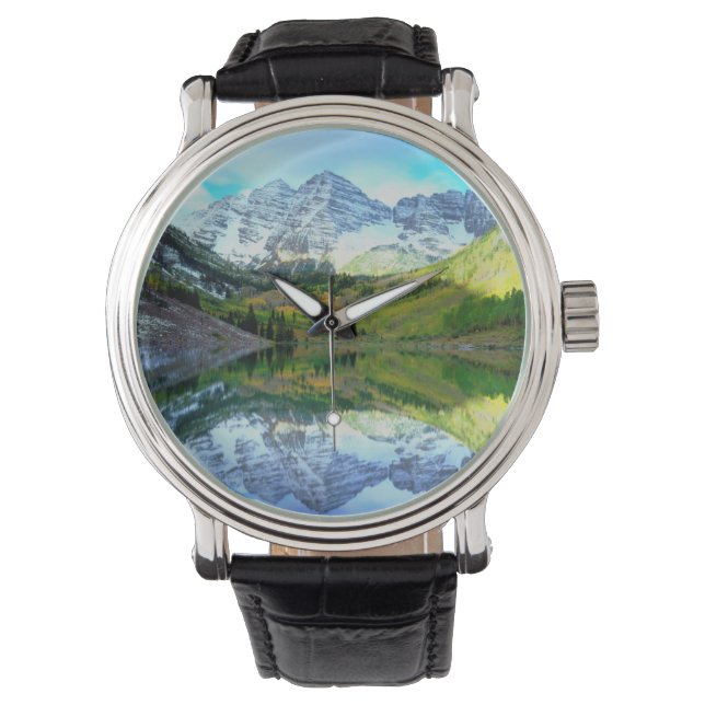 Montre Maroon Bells se reflétant dans le lac Maroon (devant)