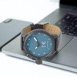 Montre Monogramme bleu océanique moderne minimaliste<br><div class="desc">Ce design moderne comporte des initiales typographiques et un nom pour une sensation minimaliste qui peut être facilement personnalisée.</div>