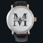 Montre Monogramme et nom personnalisés<br><div class="desc">Monogramme personnalisé et cadeaux de nom avec monogramme personnalisé et nom dans le style de police serif classique. Parfait comme cadeaux de fête des pères pour papa,  cadeaux pour grand-père,  mari,  marié,  meilleur homme,  groomsmen et plus.</div>
