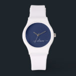 Montre Monogramme moderne bleu marine et blanc<br><div class="desc">Découvrez notre collection de monogrammes modernes bleu et blanc de la Marine : Élevez votre décor de maison avec notre collection sophistiquée avec un schéma de couleurs bleu marine et blanc contemporain. Chaque pièce est minutieusement conçue pour exsuder l'élégance et le style, parfait pour ajouter une touche de modernité à...</div>