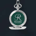 Montre Nom et monogramme du Groomsman personnalisé<br><div class="desc">Elégant Black and White Personnalisé Groomsman Cadeaux avec monogramme personnalisé en blanc élégant style de police avec nom et titre de groomsman dans le style de police serif classique sur arrière - plan vert émeraude. Parfait aussi pour le meilleur homme, père de la mariée, demoiselle d'honneur, fille de fleurs, mère...</div>
