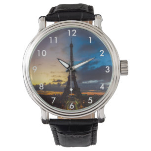 Montre Nuit au jour le jour sur la tour Eiffel du Trocade