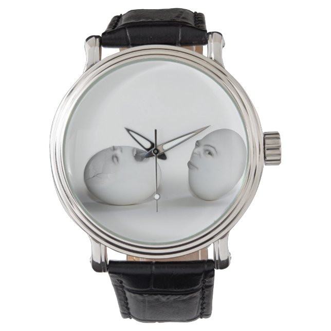 Montre Oeuf fissuré et une évier (devant)