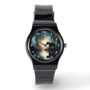 Montre Panthère noire reflétée dans la piscine d'eau dans