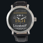 Montre Personnalisé 70e anniversaire Né 1951 Noir Vintage<br><div class="desc">Une montre personnalisée unique pour cette personne d'anniversaire spéciale née en 1951 et ayant 70 ans. Ajoutez le nom à ce design vintage de style rétro noir, blanc et or pour un cadeau de 70ème anniversaire personnalisé. Modifiez facilement le nom et l'année avec le modèle fourni. Un merveilleux cadeau d'anniversaire...</div>