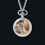 Montre Photo personnalisée pour animaux<br><div class="desc">Transformez votre photo préférée en cadeau unique et personnalisé ! Utilisez une photo de famille, une photo d'animal de compagnie mignon ou toute image que vous aimez pour créer quelque chose de spécial. Parfaits pour les vacances ou toute occasion, ces cadeaux feront sourire vos proches. Note : La photo montrée...</div>