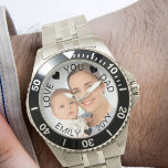 Montre Photo semi-transparent superposition de la frontiè<br><div class="desc">Montre photo personnalisée pour papa (ou personnalisez pour tout ce que vous voulez !). Le modèle est configuré pour que vous puissiez ajouter votre propre photo et vous pouvez également modifier tout le texte si vous le souhaitez. Le libellé est placé sur une bordure semi-transparente superposée au-dessus de votre photo....</div>