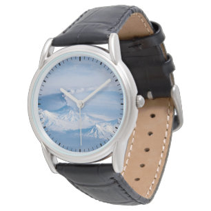 Montre Plume Émanant Du Volcan Kliuchevskoi.