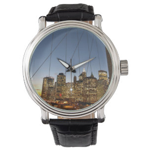 Montre Pont de Brooklyn au crépuscule avec la skyline de