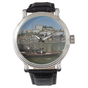 Montre Portugal, Porto, Bateau Avec Barils De Vin
