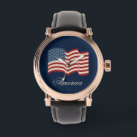 Montre pour homme drapeau américain patriotique Ca<br><div class="desc">Un drapeau américain ondulant avec des nuances de crème,  de bleu et de rouge foncé décore cette montre élégante. Le design est issu de l'art original.</div>