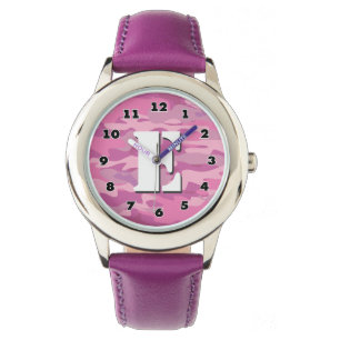 Montre rose de camo de filles avec le monogramme