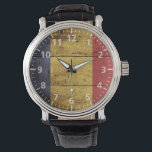 Montre Roumanie Drapeau sur le vieux grain de bois<br><div class="desc">Roumanie Drapeau sur le vieux grain de bois N'hésitez pas à modifier le design selon vos préférences. Vous pouvez modifier l'emplacement de conception, l'orientation, les couleurs et la taille des arrière - plans. De plus, vous pouvez ajouter votre propre texte, ou slogan définir sa police, son emplacement et sa taille,...</div>