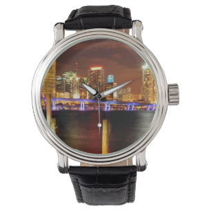 Montre Skyline de Miami la nuit, Floride