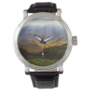 Montre Soleil Sur Les Montagnes Shirakami-Sanchi
