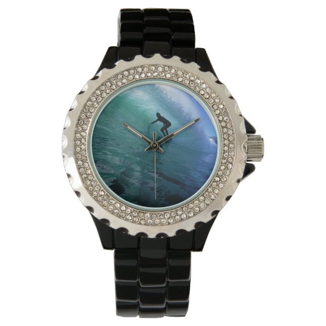 Montre Surf à l'intérieur d'une vague verte (devant)