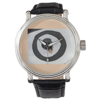 Montre surveillance cible des larmes
