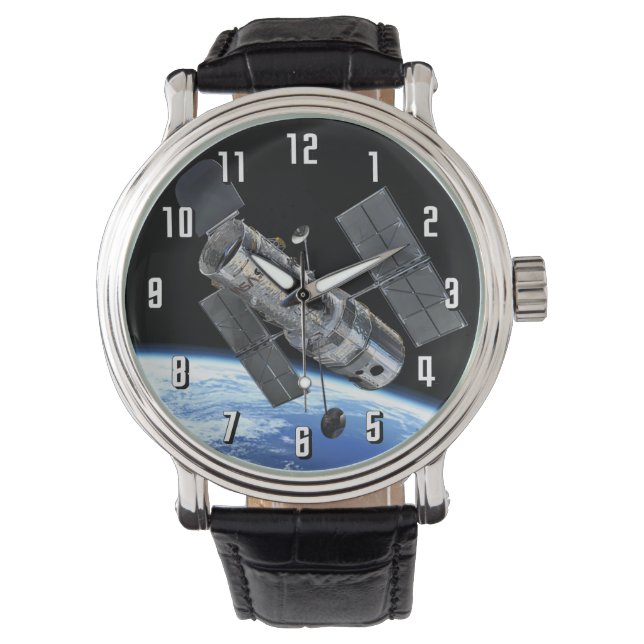 Montre Télescope spatial Hubble en orbite terrestre Photo (devant)
