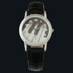 Montre Touches de piano - Photographie noir et blanc élég<br><div class="desc">Une montre avec une photo musicale à thème représentant une image rapprochée des touches de piano. Elégant et élégant.</div>