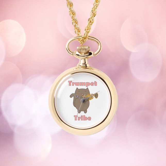 Montre Tribu Trompette Chat Lettres Roses (A watch necklace featuring a cat playing the trumpet and the words trumpet tribe.)