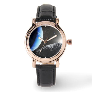 Montre Un Hippocamp de la minuscule lune de Neptune.