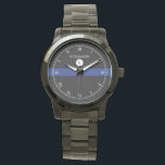 Montre Veille de l'agent de ligne bleue mince<br><div class="desc">Un monogramme élégant noir,  blanc,  bleu rayé montre avec une tache pour le nom du destinataire du cadeau et le nom de famille monogramme initial. Un grand cadeau pour toute personne qui fait partie de la police,  actuellement en service ou à la retraite.</div>