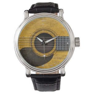 Montre Vieille guitare acoustique âgée et utilisée ave