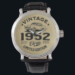 Montre Vintage 1952 Classic 70 Years Old 70th Fathers day<br><div class="desc">Parfaite Idéa for Women and Men - Vintage 1952 Birthday Costume. Greatest Holliday Present for Parents Turning 70 Mother, maman, oncle, grandmother, Best Friend, Father, Grandfather, Aunt, Husband, Papa On 70 Yr Old Birthday Celebrate Your Husband, Wife, Maman, papa 70th Birthday Party with This Funny 70 Yr Old Gift, Complete...</div>
