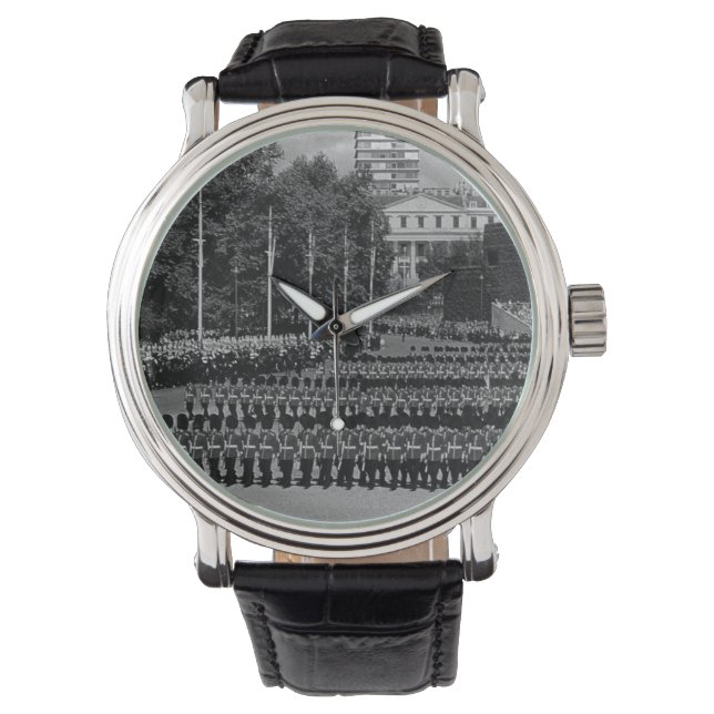 Montre Vintage Angleterre Gardes défilant au ralenti (devant)