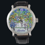 Montre Vintage Tiffany verre tendu Wisteria Floral Art<br><div class="desc">Vintage Tiffany Wisteria Verre Fleur Femme Veillez à votre personnalisation. Personnalisez-le avec le nom du destinataire/n'importe quel texte ou cliquez sur le bouton "Customiser" pour accéder à l'outil de conception où vous pouvez modifier la police, la taille du texte, la couleur du texte, le positionnement du texte et plus ou...</div>