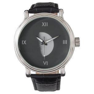 Montre visage demi-lune