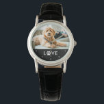 Montre Votre photo de chien ou de chat | Amour avec Empre<br><div class="desc">Ce design simple et adorable présente votre photo préférée de votre chien ou chat de compagnie,  avec le mot "amour" en utilisant un empreinte de patte en texte blanc moderne sur un arrière - plan noir foncé.</div>